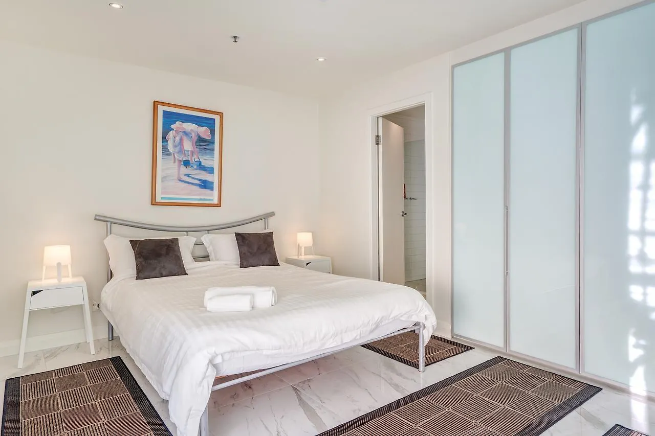 Glenelg Skyline Beachfront Penthouse, Adelaide Apartment Australia