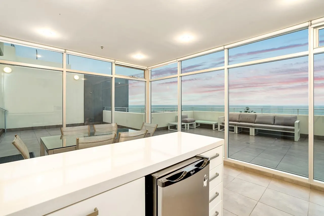 Glenelg Skyline Beachfront Penthouse, Adelaide Apartment Australia